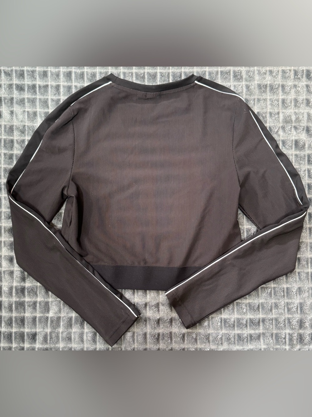 ❤️ Puma Small Cropped Black Ribbed Crewneck Top Long Sleeve Shirt (B9) - Picture 3 of 3